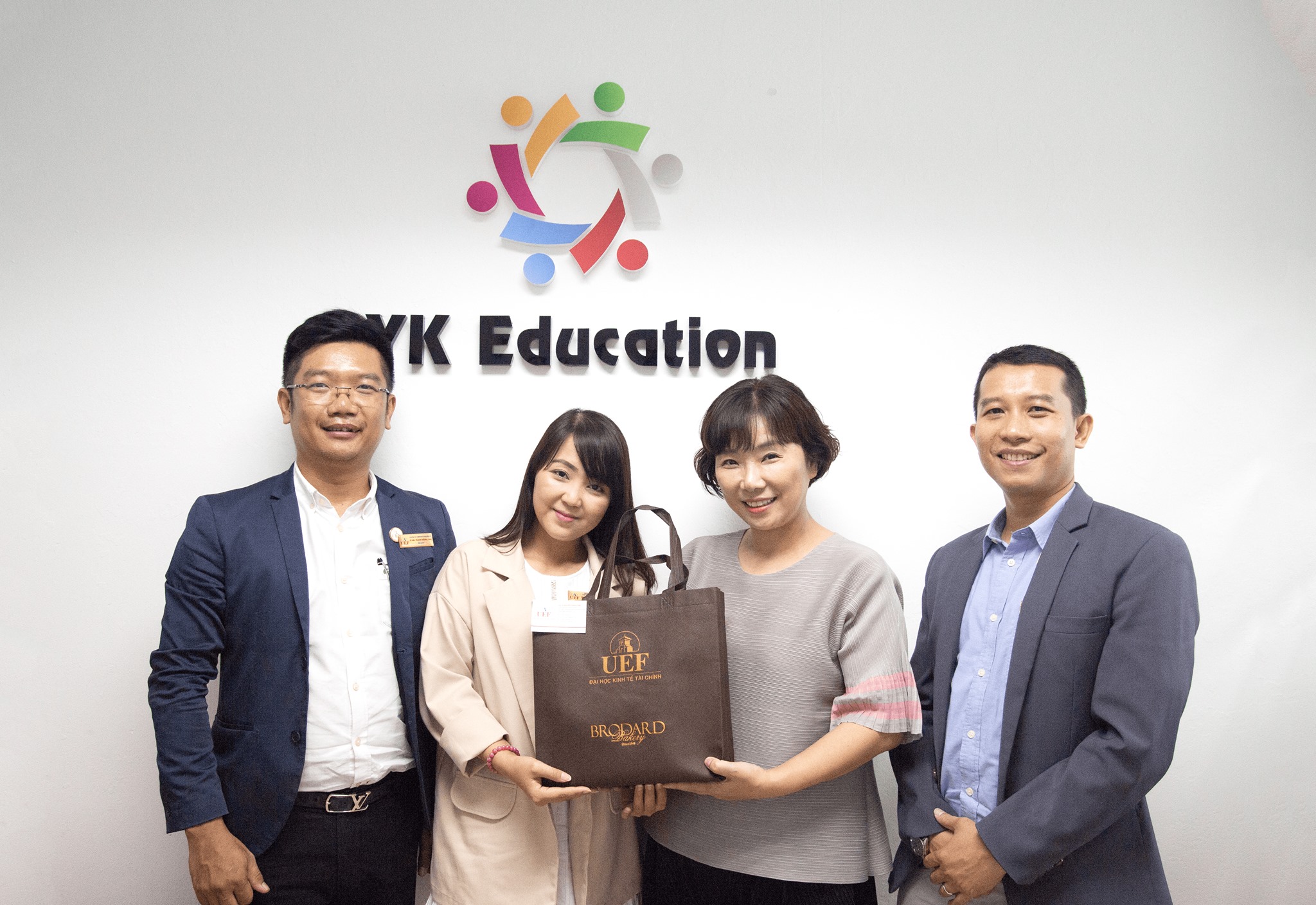 YK Education có trung thu vẹn tròn cùng Trường Đại học Kinh tế Tài chính UEF TP.HCM 2 du học YK EDUCATION 69640478 713099549111025 4962634487742595072 n du học hàn YK EDUCATION